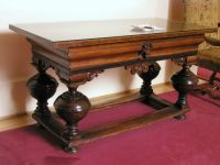 obnoveny barokní stůl